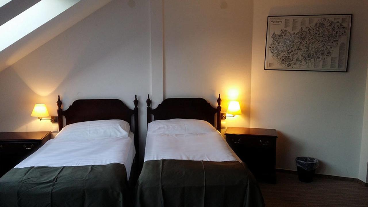 Opera Loft Rooms And Apartments Budapest Luaran gambar